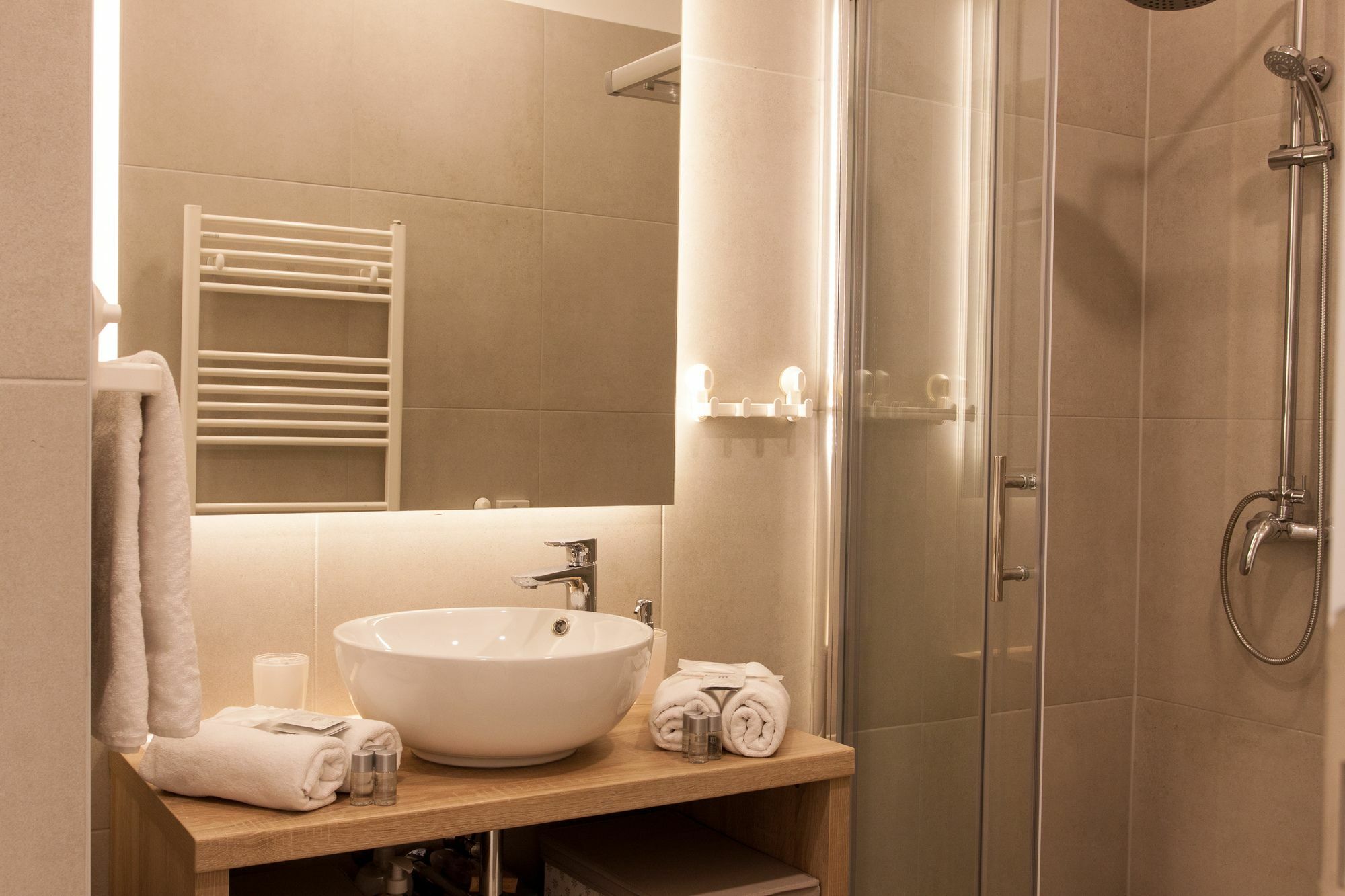 Tesla Boutique Apartments & Rooms Zagreb Ngoại thất bức ảnh
